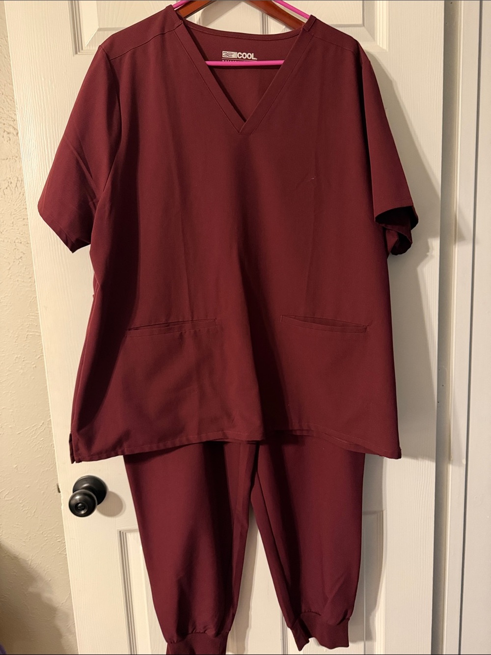 32 Degrees Women's Medical Scrub Set in Burgundy